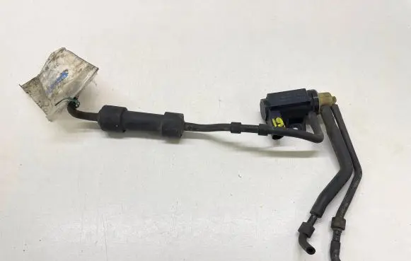 Volkswagen PASSAT B6 Turbo solenoid valve 1K0906627A