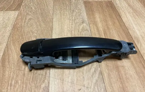 Volkswagen PASSAT B5 Front door exterior handle 3B0837885