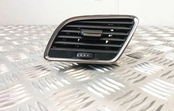 Audi Q3 8U Dashboard side air vent grill/cover trim 8U2820901B