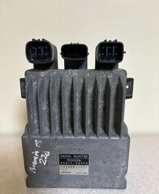 Toyota Avensis T250 Fuel injection control unit/module 8987120070 1310001371