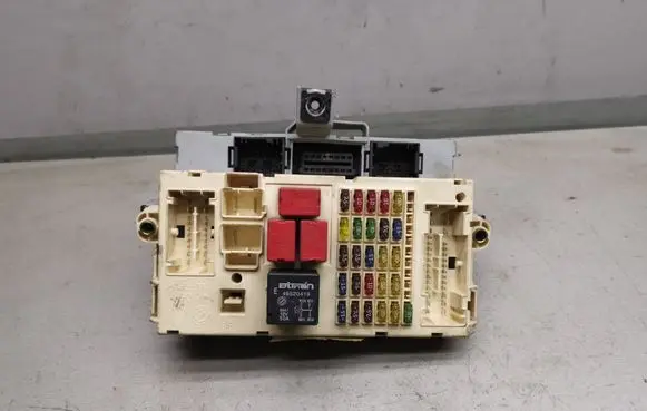 Fiat Stilo Fuse module 51711824