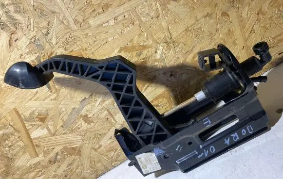 Volkswagen Bora Clutch pedal 1J1721059AD