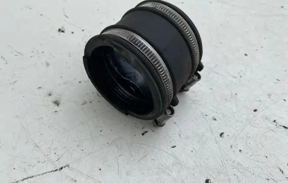 Volvo V70 Intercooler hose/pipe 6896534
