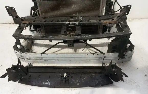 Opel Insignia B Radiator support slam panel