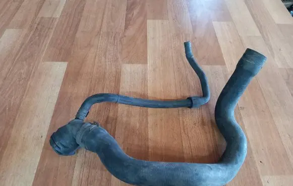 Volkswagen PASSAT B6 Engine coolant pipe/hose 3C0122101BT 3C0122291