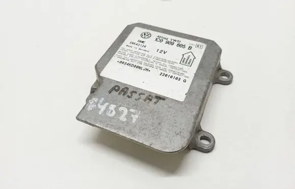 Volkswagen PASSAT B5 Airbag control unit/module 1C0909605B 5WK43124
