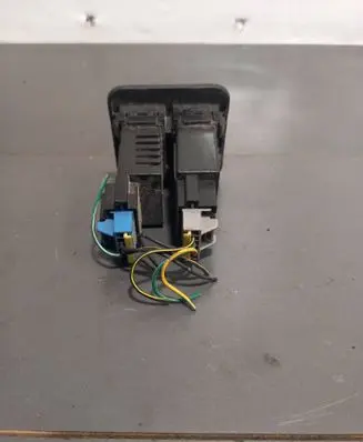 Mitsubishi Pajero Headlight level height control switch MR402645