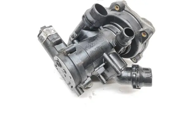 Volkswagen Tiguan Allspace Water pump 06L121111P