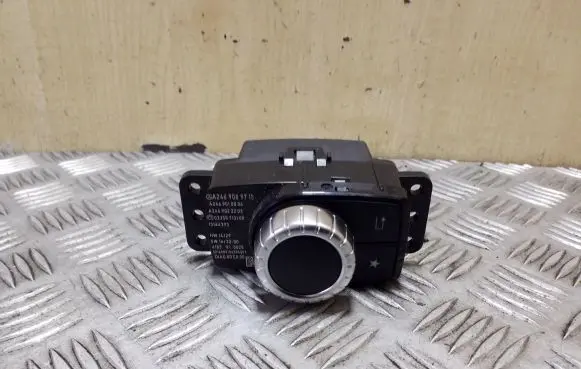 Mercedes-Benz B W246 W242 Head unit multimedia control A2469009715 A2469010806 A2469022203