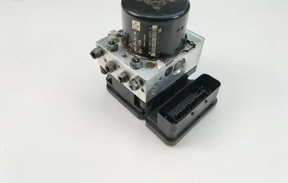 Volkswagen Golf VI ABS Pump 1K0907379BJ 1K0614517DE