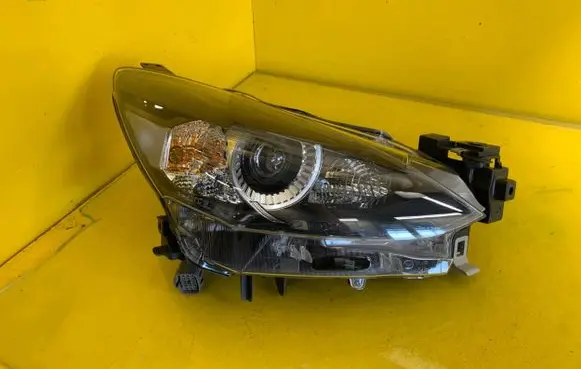 Mazda 2 Headlight/headlamp D43N-51040