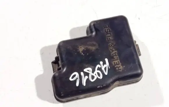 Toyota Previa (XR30, XR40) II Fuse box cover 8266228020 82662-28020