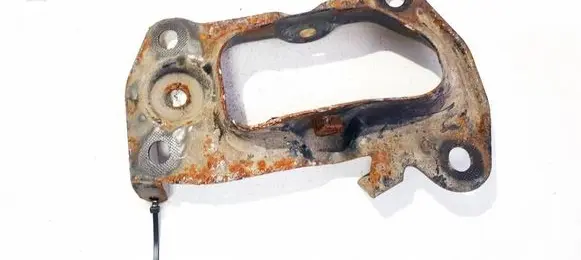 Volkswagen PASSAT B6 Bracket in trunk/boot