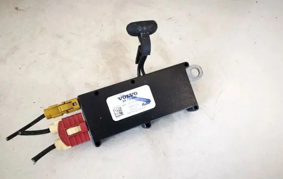 Volvo V50 Antenna control unit 8673493