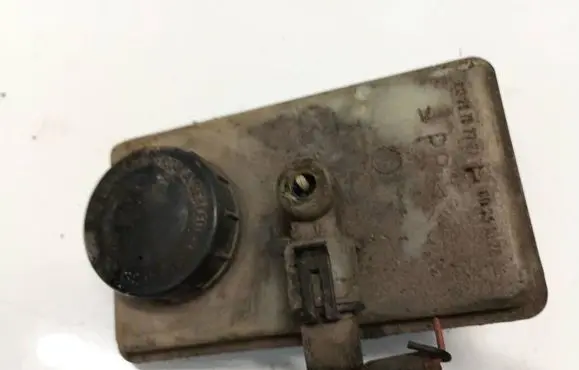 Renault Espace II Brake fluid reservoir 6025107771 6025107898