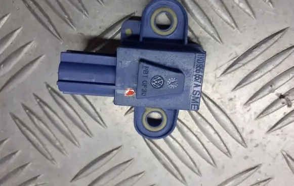 Volkswagen Golf V Airbag deployment crash/impact sensor 1K0955557A