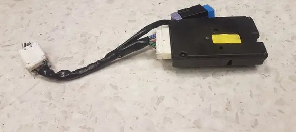Mitsubishi Pajero Sunroof control unit/module 9553487