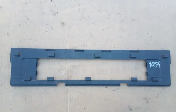 Audi A4 S4 B7 8E 8H Front bumper mounting bracket 8E0807083