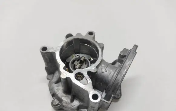 Seat Altea XL Vacuum pump 06J145100F 200615