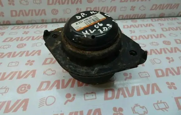 Mercedes-Benz ML W164 Engine mount bracket A2512403117