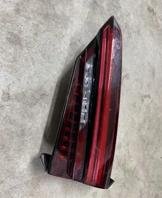 Audi A5 Tailgate rear/tail lights 8W6945094J