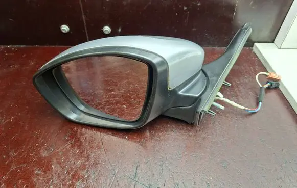 Peugeot 208 I Front door electric wing mirror 232673077