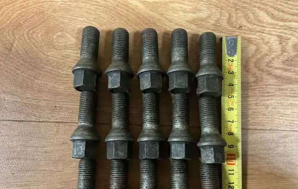 Audi A4 S4 B7 8E 8H Nuts/bolts 