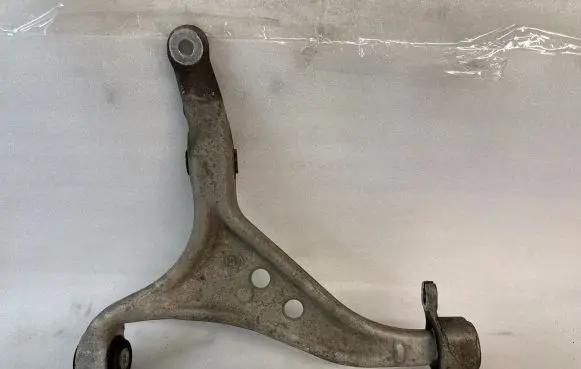 Front lower control arm/wishbone