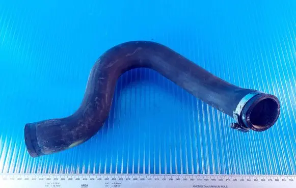 Volvo S60 Engine coolant pipe/hose 08671393