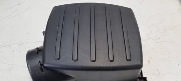 Dodge Durango Air filter box cover 68022162AC MD0149004731