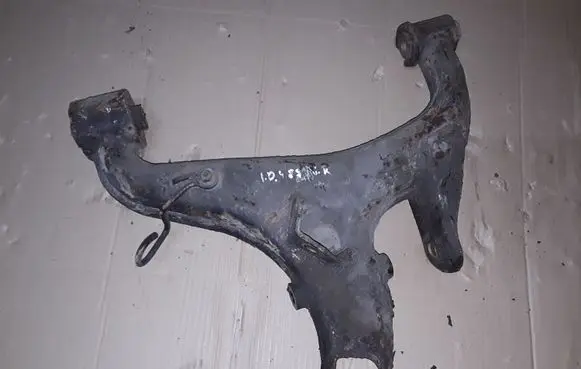 Land Rover Discovery 3 - LR3 Rear upper control arm/wishbone NOCODE