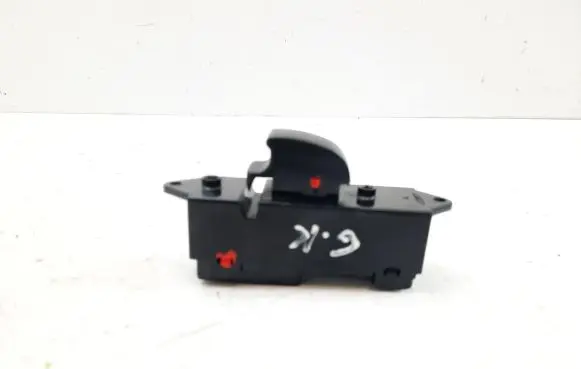 Mitsubishi Lancer VIII Electric window control switch 8608A067