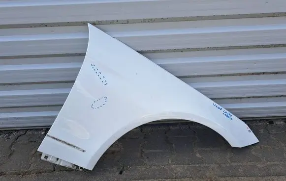 Mercedes-Benz E C207 W207 Fender