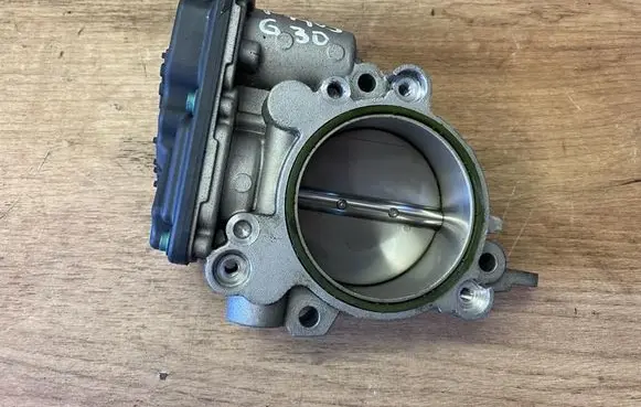 BMW 5 G30 G31 G38 Throttle valve 8623324