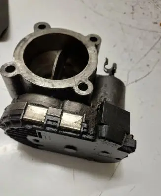 Mercedes-Benz E W211 Throttle valve A6420900270