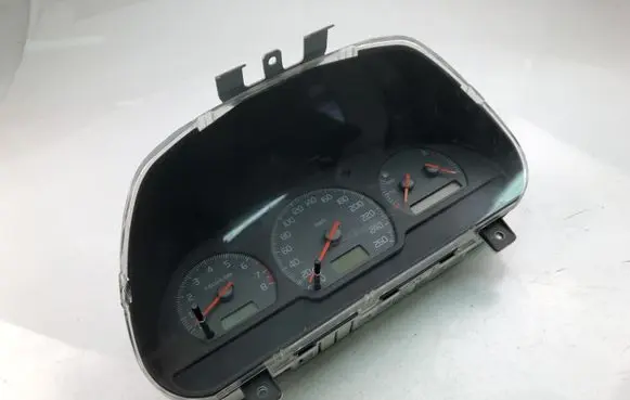 Volvo V40 Speedometer (instrument cluster) 30889714B