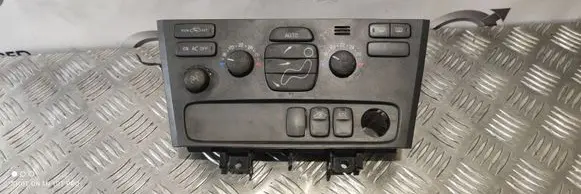 Volvo S60 Climate control unit 8682930