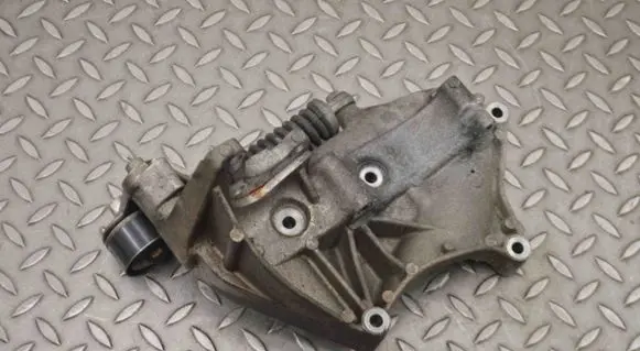 Suzuki Grand Vitara II A/C compressor mount bracket 