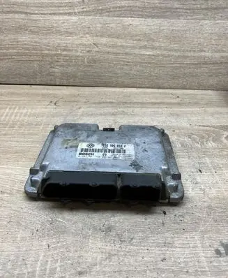 Volkswagen PASSAT B5 Engine control unit/module 038906018P 0281001720