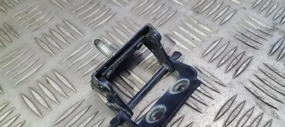 Ford Fiesta Tailgate/trunk/boot hinge C8P5A