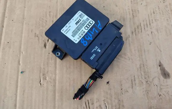 Audi A4 S4 B8 8K Hand brake control module 8K0907801G