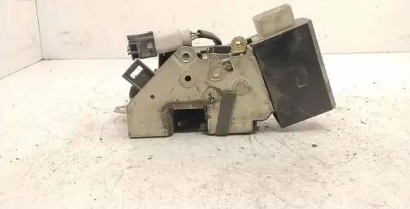 BMW 7 E38 Front door lock 8352165 40620751
