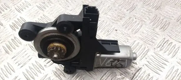 Volvo V70 Front door window regulator motor 970713101