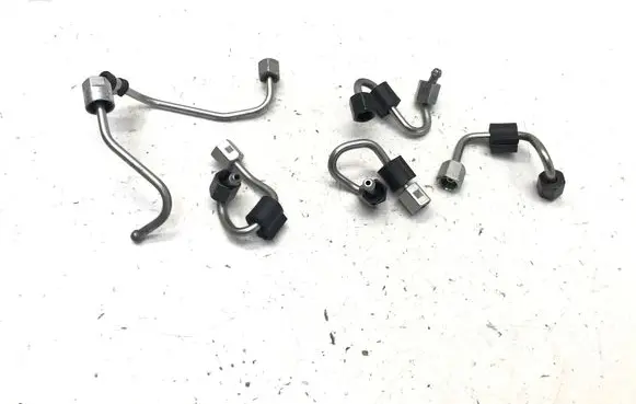 Skoda Kodiaq Fuel injector supply line/pipe 05L321B U05L302A U05L303