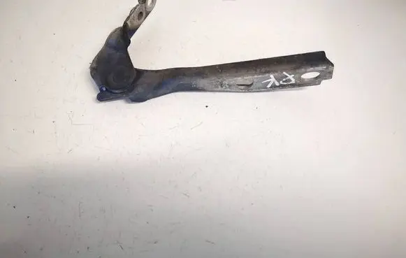 Engine bonnet/hood hinges