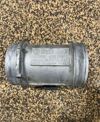 Audi A6 S6 C6 4F Mass air flow meter 059906461D