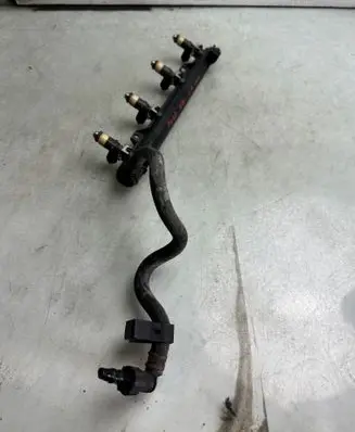 Volkswagen Polo IV 9N3 Fuel main line pipe 036133320