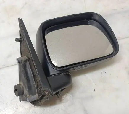 Nissan Terrano Front door electric wing mirror E9020066 E9010050