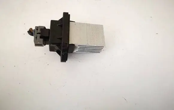 KIA Carens II Heater blower motor/fan resistor