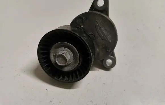 Ford Mustang V Alternator belt tensioner 